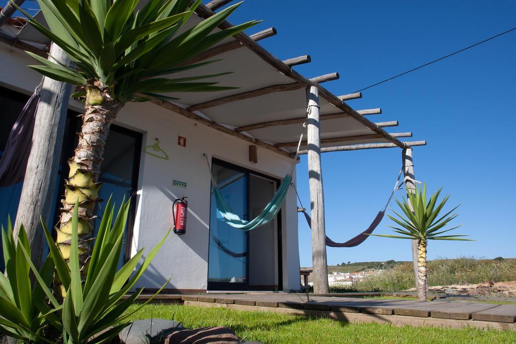 Good Feeling Hostel & Guest House Raposeira  Exterior photo